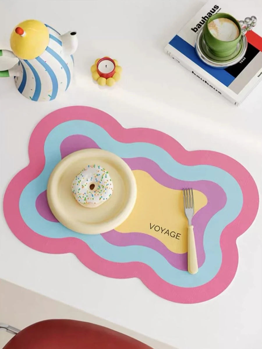 Scalloped-Edge Dopamine Placemat Set – 4-Piece Whimsical Table Décor