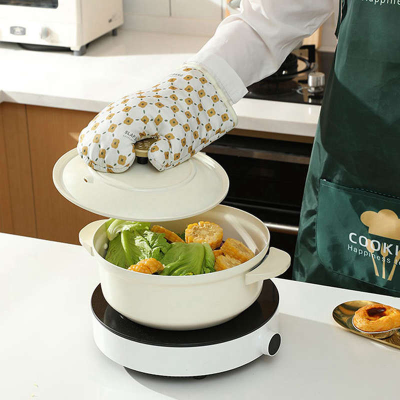 Kitchen Oven Gloves – Heat-Insulated Anti-Scalding Cotton Mitts for Microwave & Baking