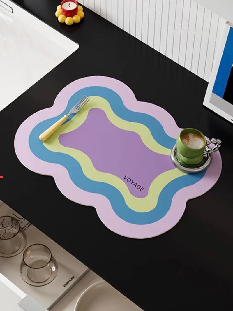 Scalloped-Edge Dopamine Placemat Set – 4-Piece Whimsical Table Décor