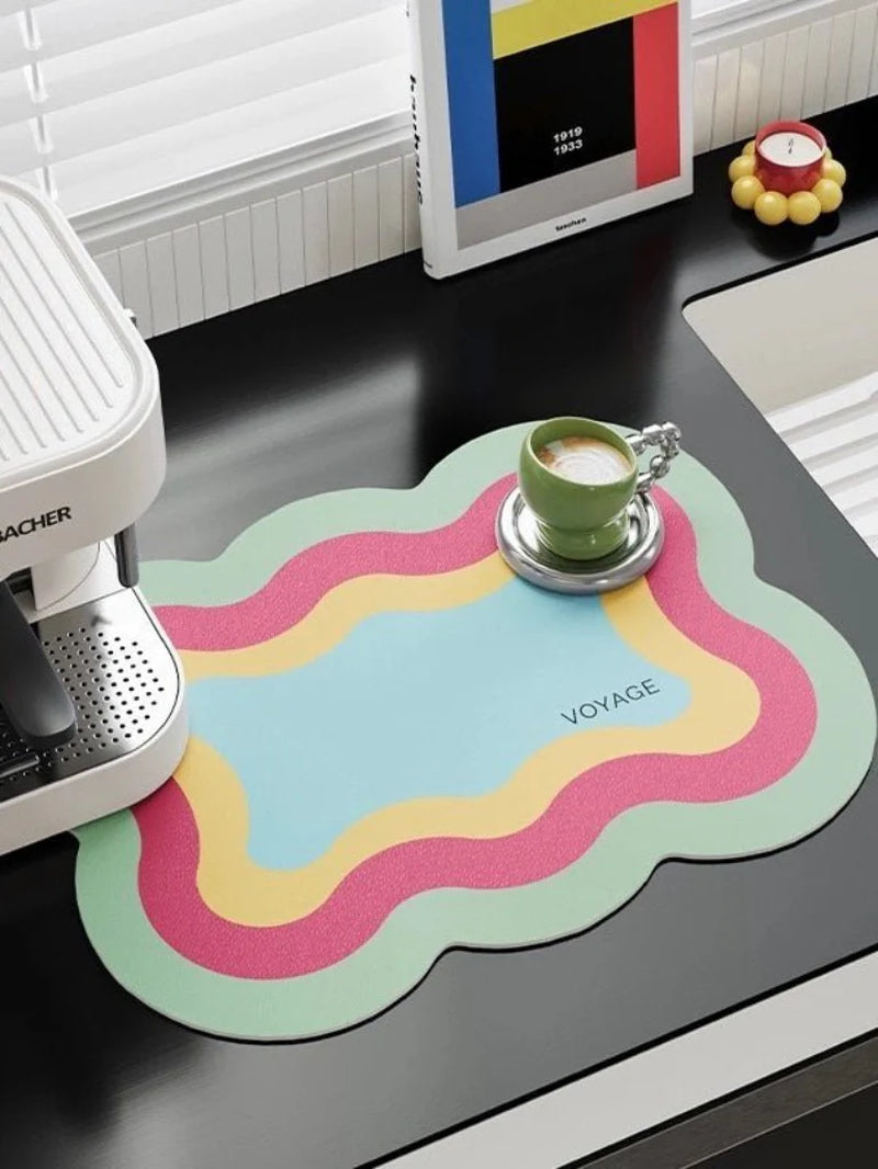 Scalloped-Edge Dopamine Placemat Set – 4-Piece Whimsical Table Décor